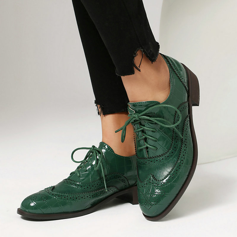 Zapatos Oxford Brogue con Esta - Patent Leather Oxford reseña y precio